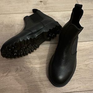 Black Dr Marten Chelsea Boots Size 5 M 6W